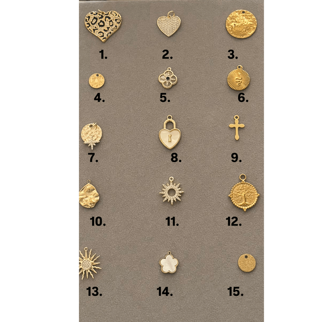 Collier avec 4 pendentifs