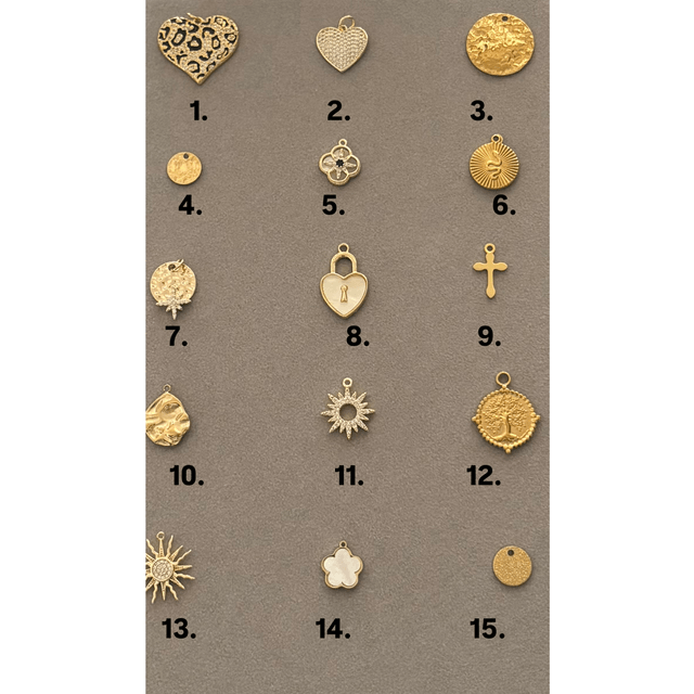 Collier avec 5 pendentifs