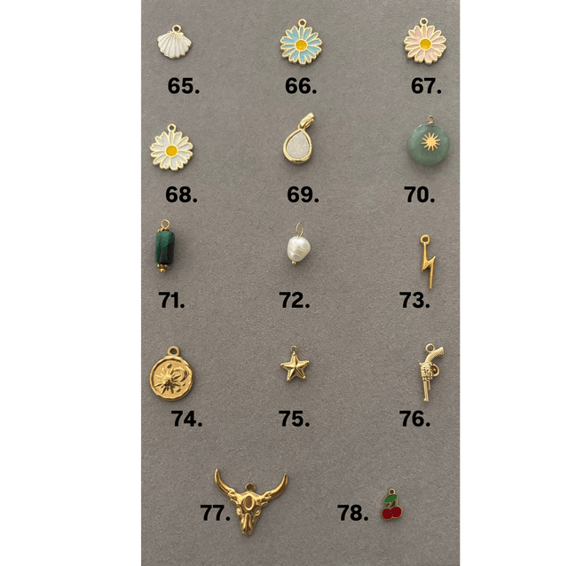 Collier avec 4 pendentifs